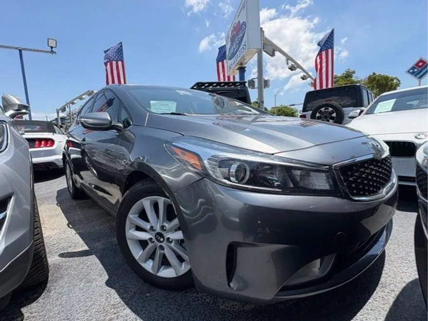 2017 Kia Forte S photo 1