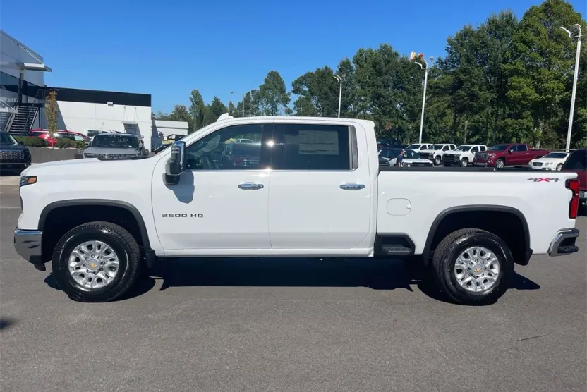 2026 Chevrolet Silverado 2500HD LTZ photo 1