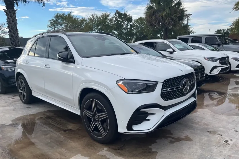 2025 Mercedes Benz GLE 450 4MATIC photo 1