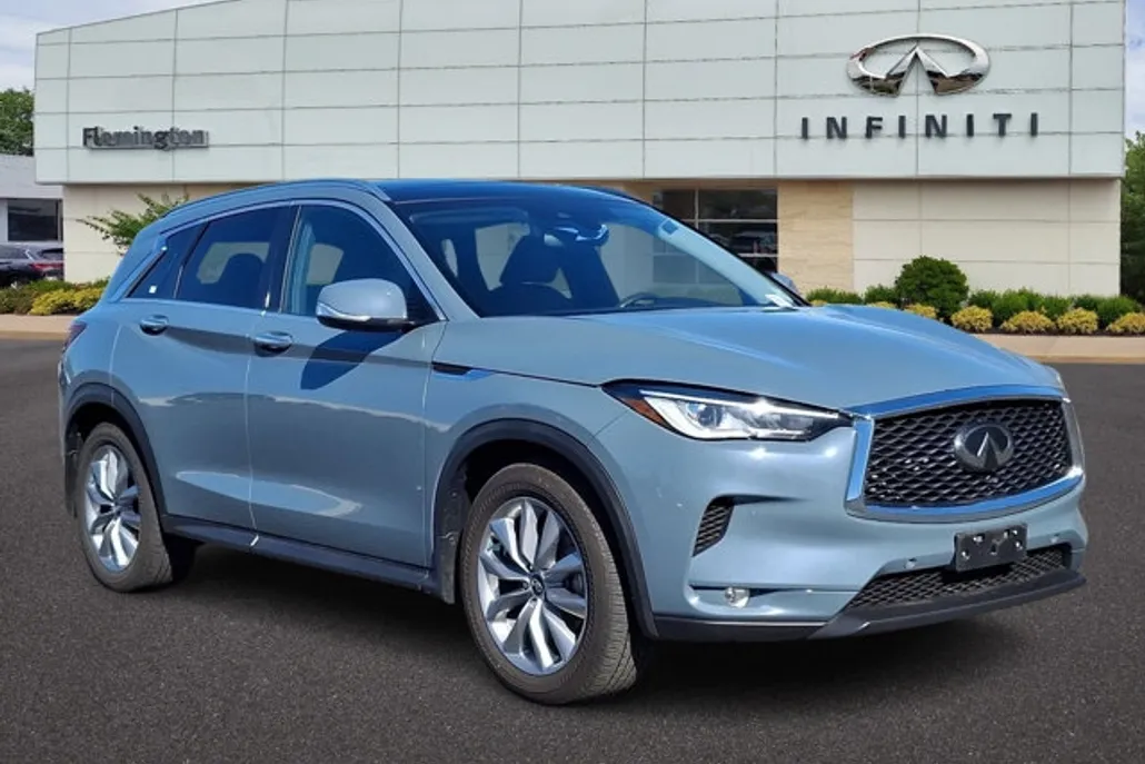 2022 Infiniti QX50 Essential photo 1