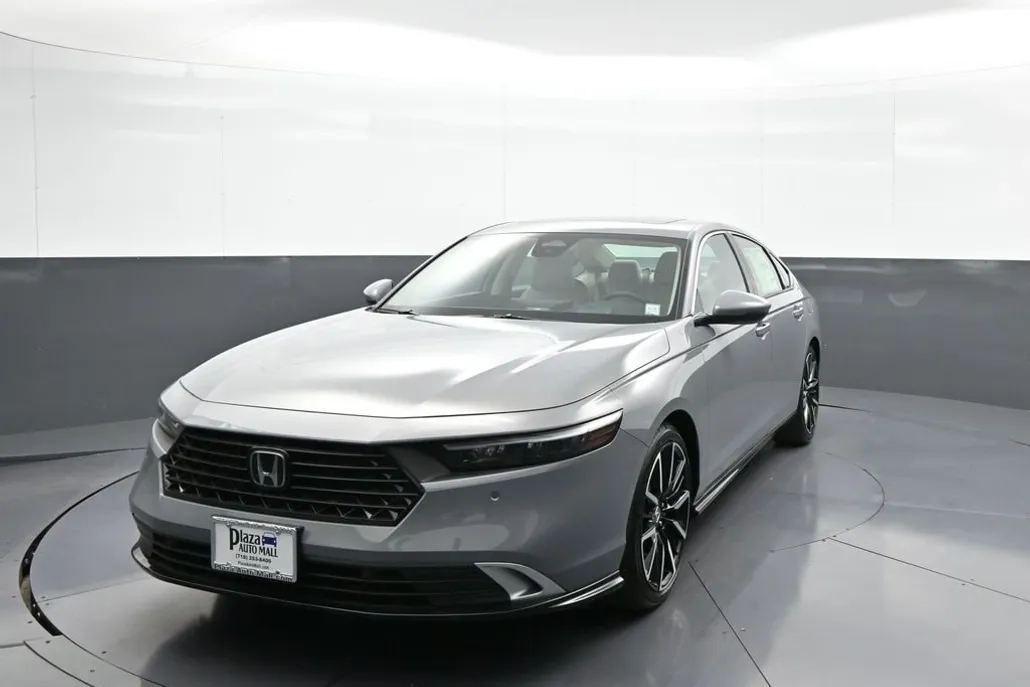 2025 Honda Accord Hybrid Touring photo 1