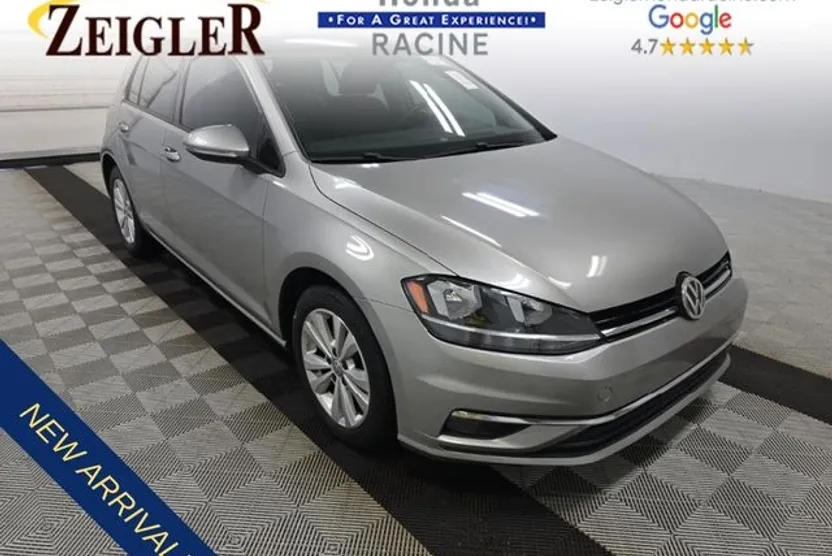 2018 Volkswagen Golf TSI SE photo 1