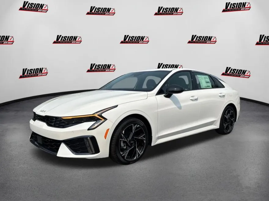 2025 Kia K5 GT-Line photo 1