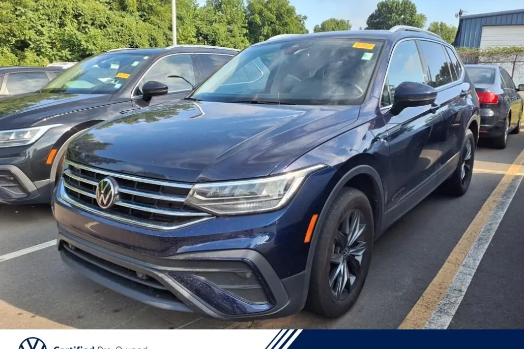 2023 Volkswagen Tiguan SE photo 1