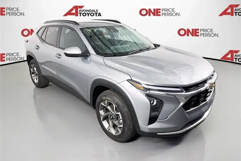 2025 Chevrolet Trax LT photo 1