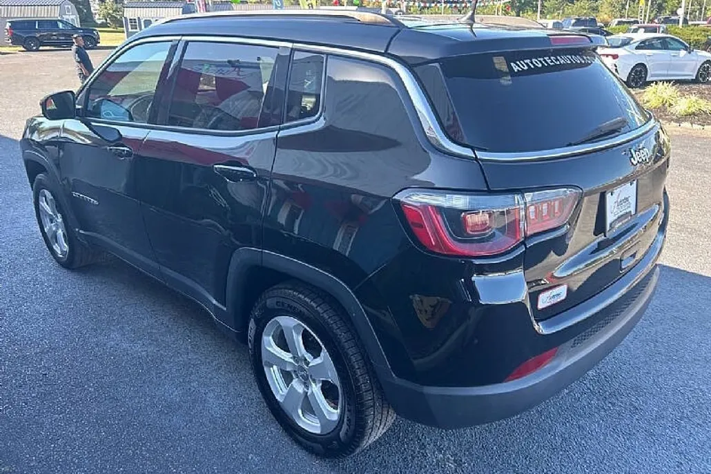 2018 Jeep Compass Latitude photo 1
