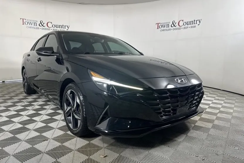 2023 Hyundai Elantra Limited photo 1