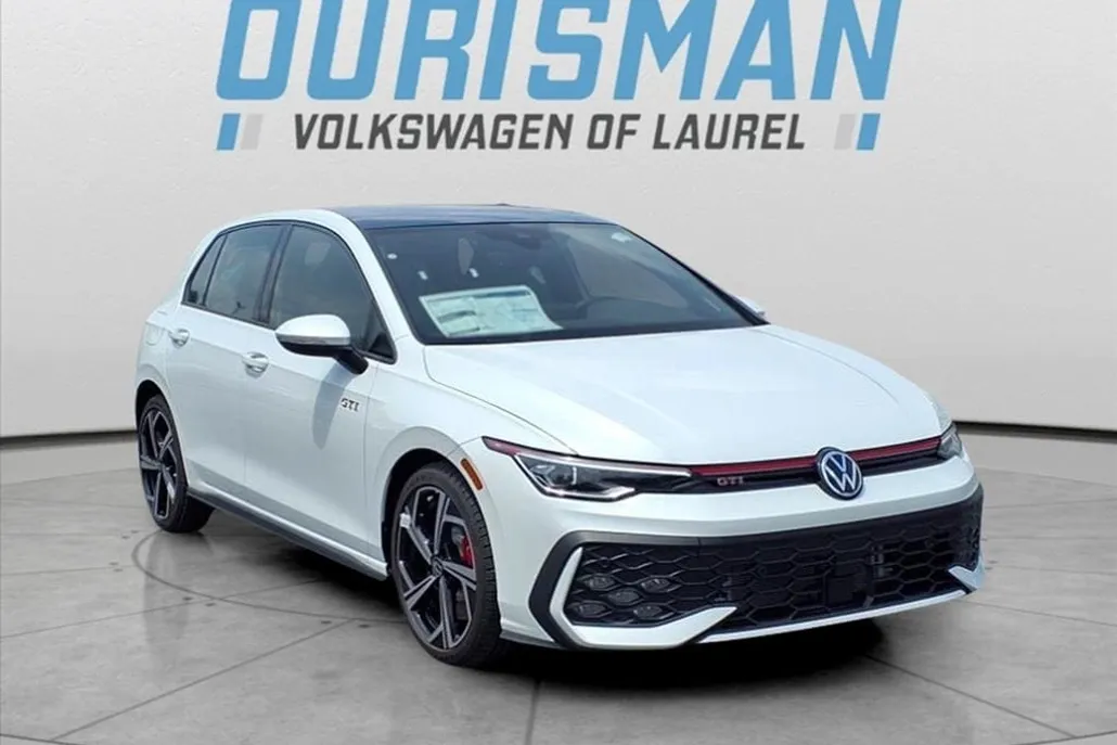 2025 Volkswagen Golf GTI SE photo 1
