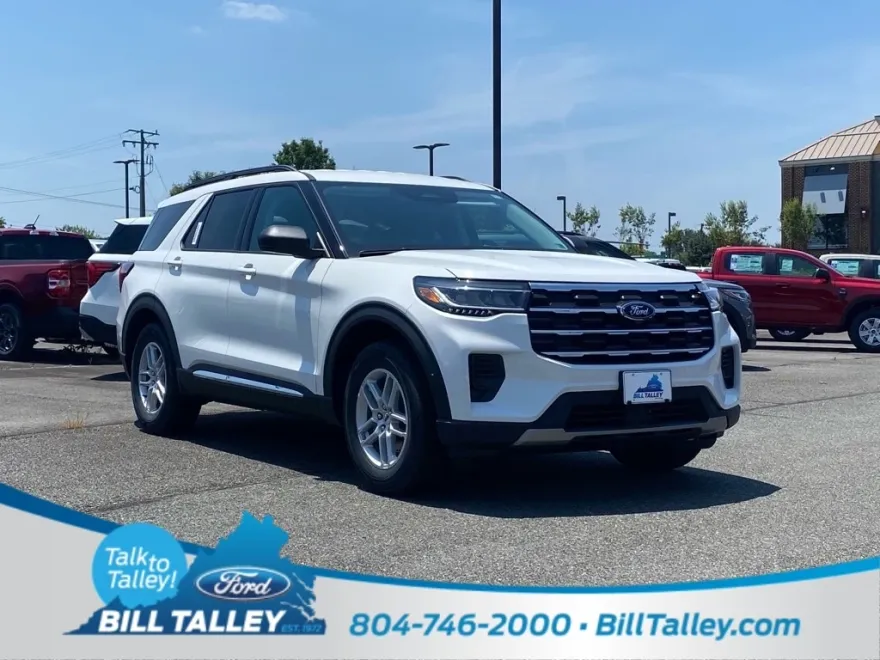 2025 Ford Explorer photo 1