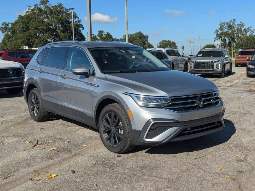 2024 Volkswagen Tiguan SE Sport photo 1
