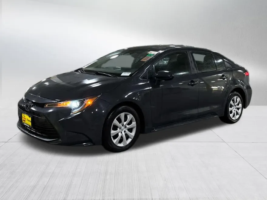 2023 Toyota Corolla LE photo 1