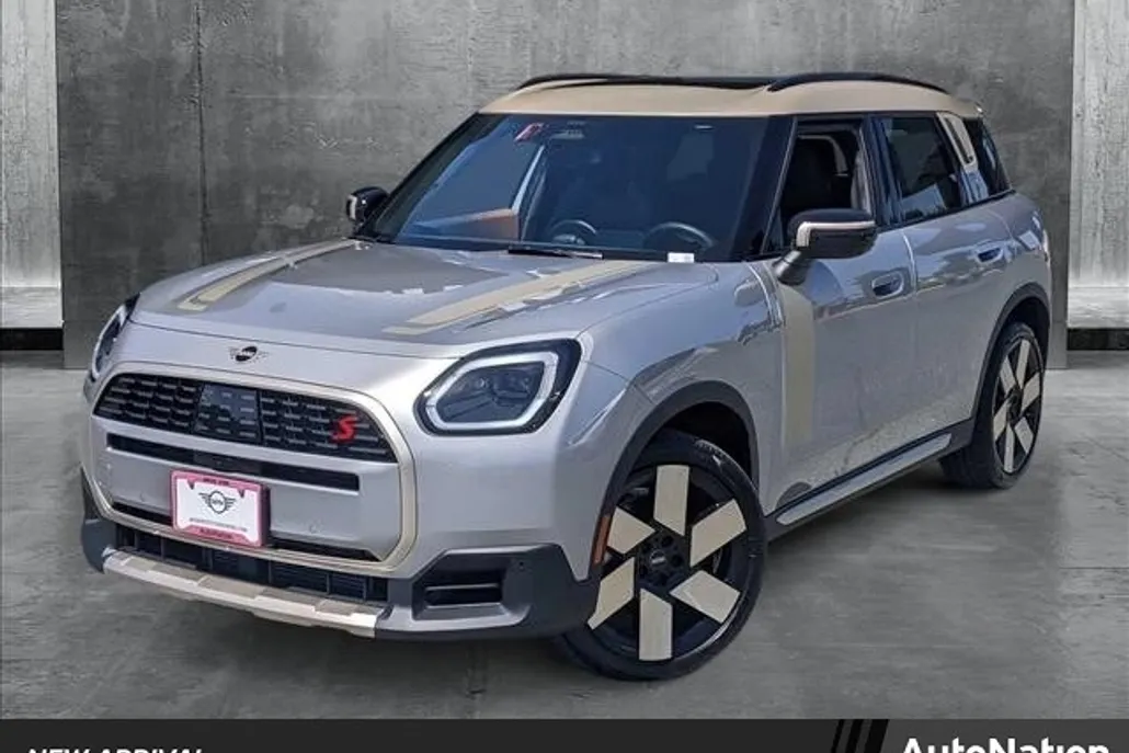 2025 Mini Countryman S ALL4 Iconic photo 1