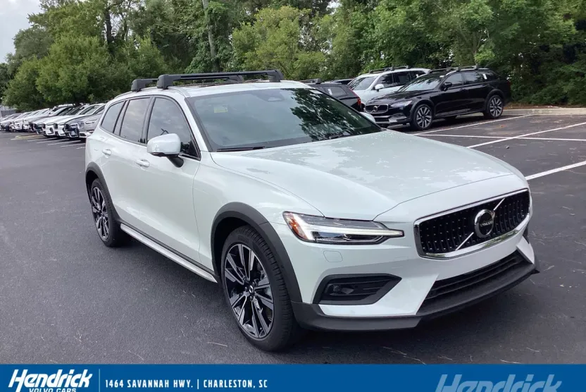 2026 Volvo V60 B5 photo 1