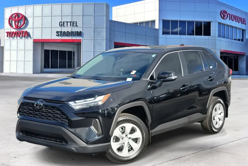 2024 Toyota RAV4 LE photo 1