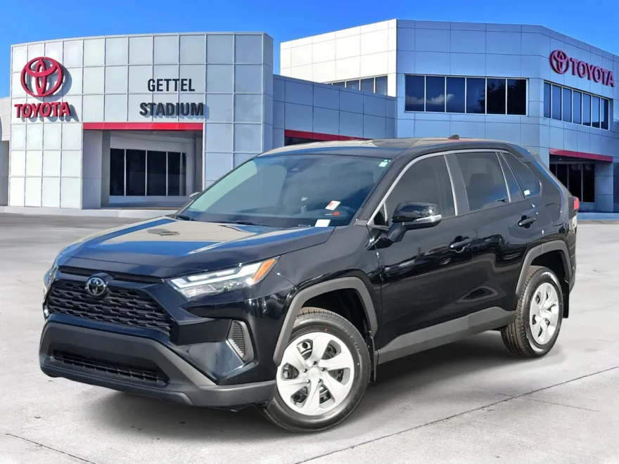 2024 Toyota RAV4 LE photo 1