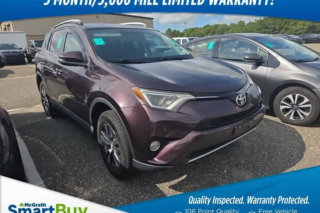 2016 Toyota RAV4 XLE photo 1