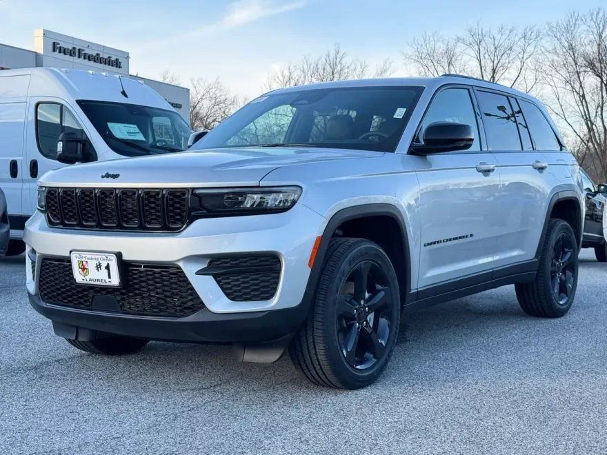 2025 Jeep Grand Cherokee Altitude X photo 1