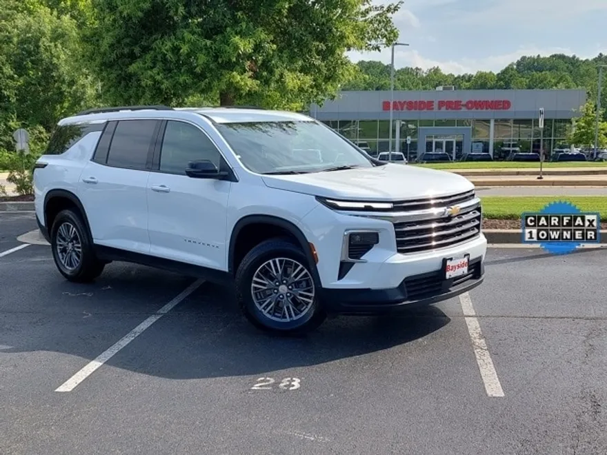 2025 Chevrolet Traverse 1LT photo 1