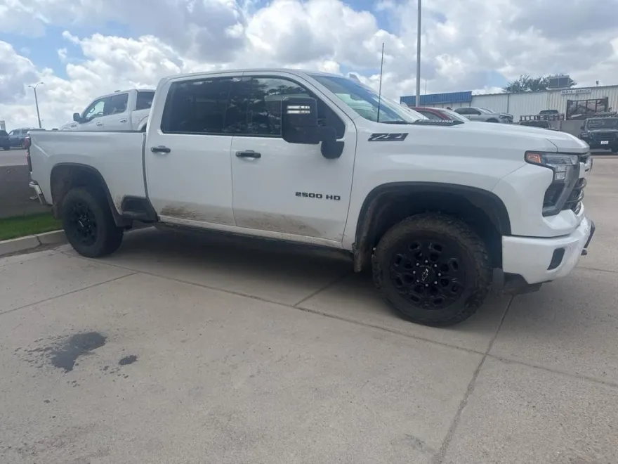 2024 Chevrolet Silverado 2500HD LTZ photo 1