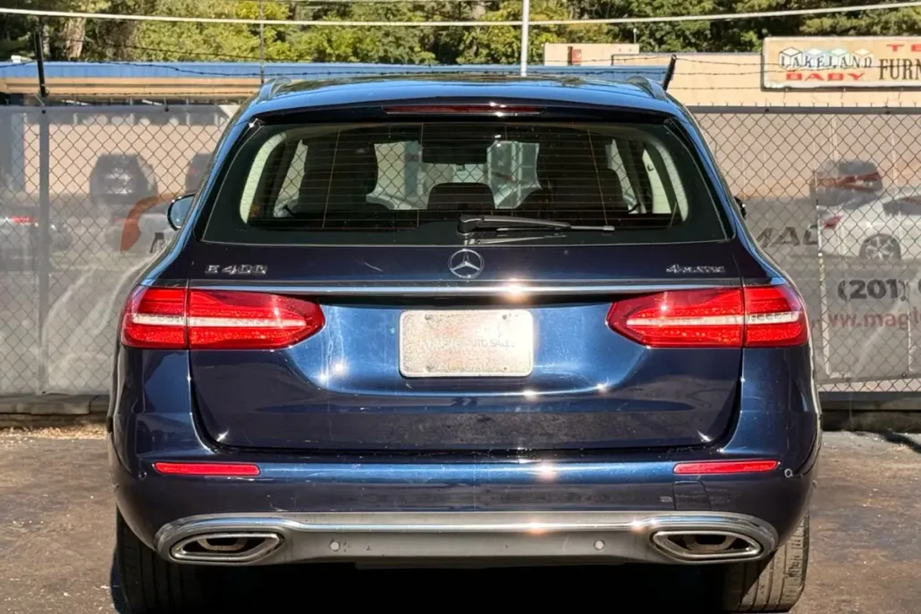 2018 Mercedes Benz E 400 4MATIC Wagon photo 1