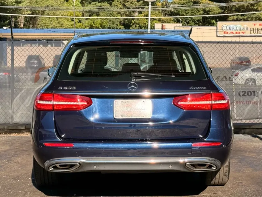 2018 Mercedes Benz E 400 4MATIC Wagon photo 1