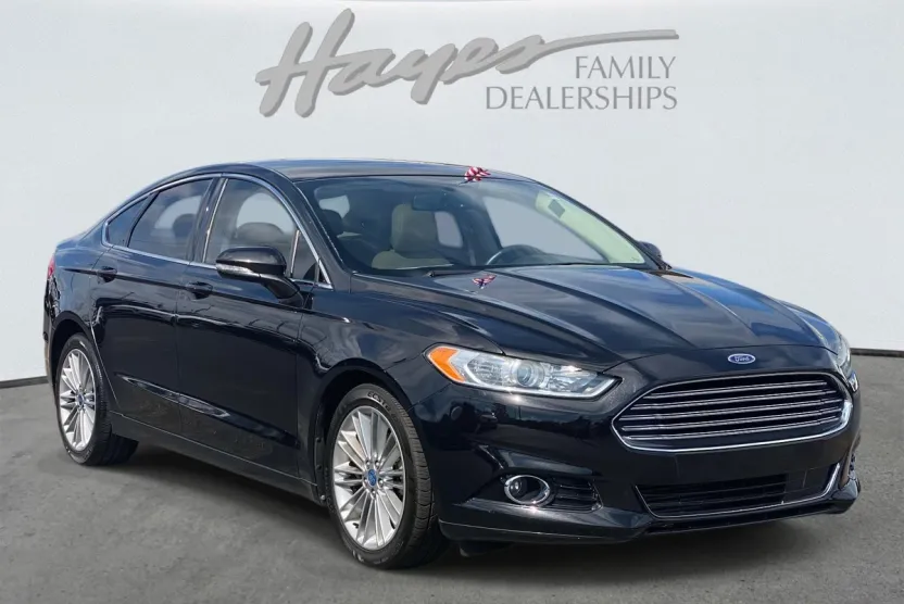 2013 Ford Fusion SE photo 1