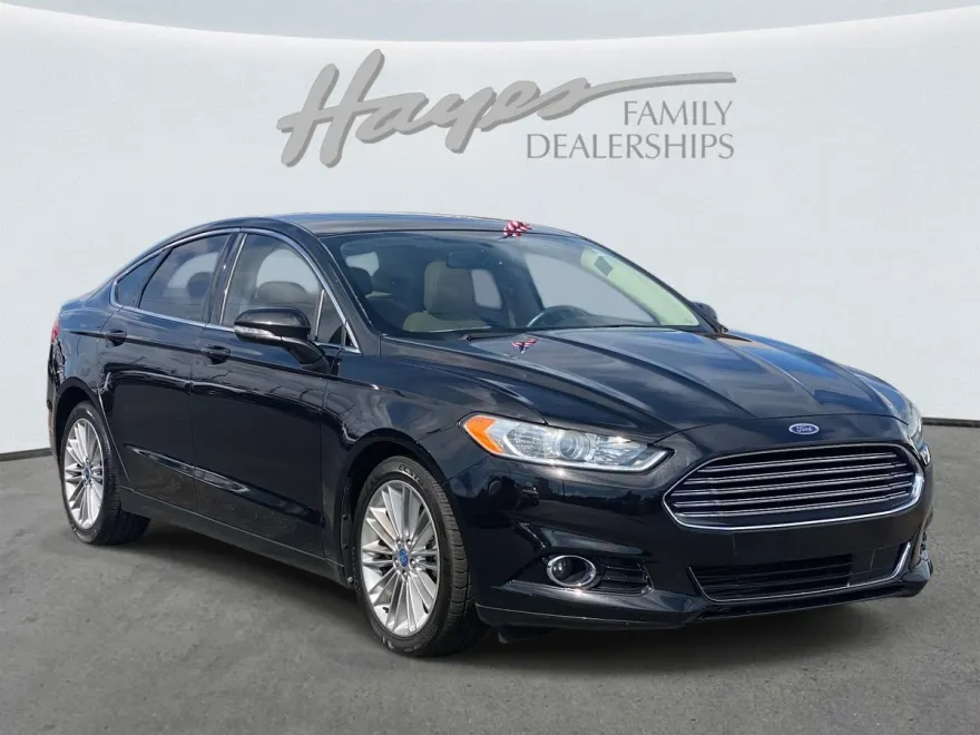 2013 Ford Fusion SE photo 1