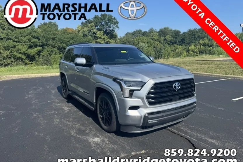 2023 Toyota Sequoia SR5 photo 1