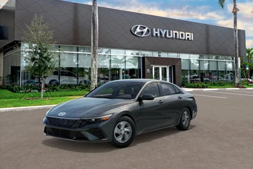 2025 Hyundai Elantra SE photo 1