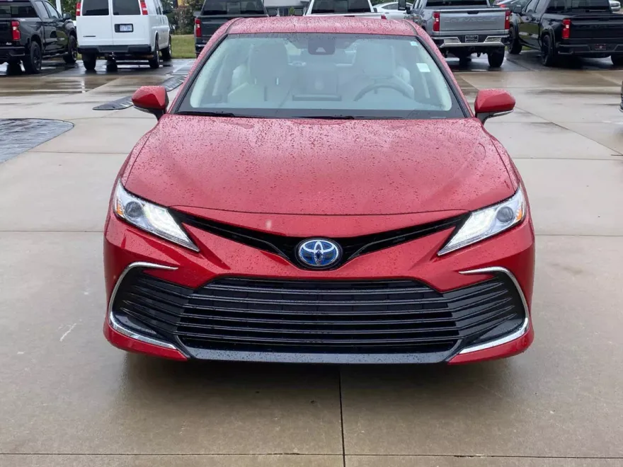 2024 Toyota Camry Hybrid XLE photo 1