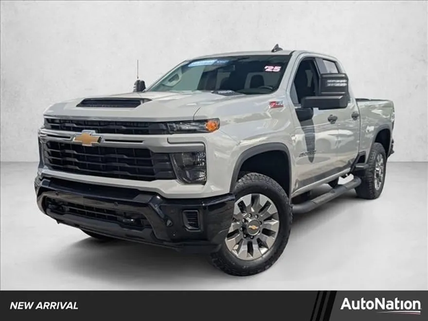 2025 Chevrolet Silverado 2500HD Custom photo 1