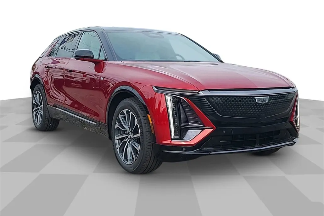 2024 Cadillac Lyriq Sport photo 1