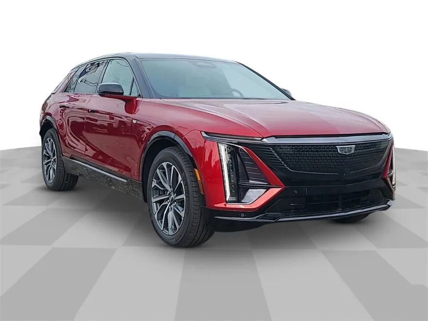 2024 Cadillac Lyriq Sport photo 1