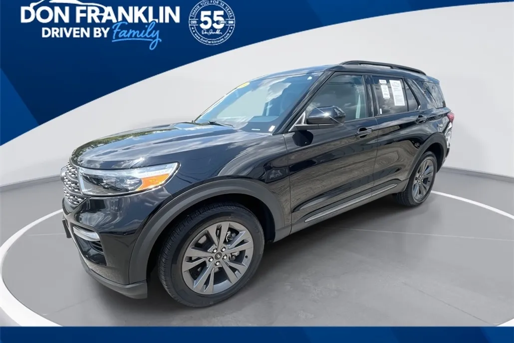 2024 Ford Explorer XLT photo 1