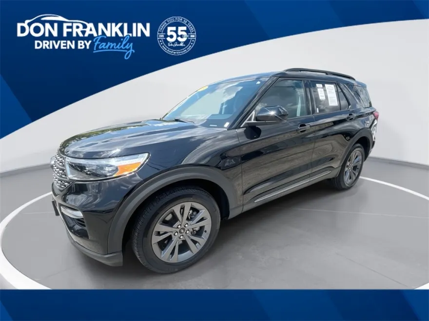 2024 Ford Explorer XLT photo 1