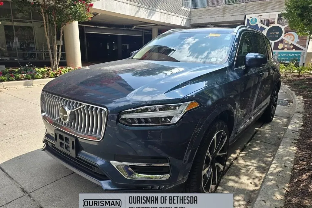 2024 Volvo XC90 Plus photo 1