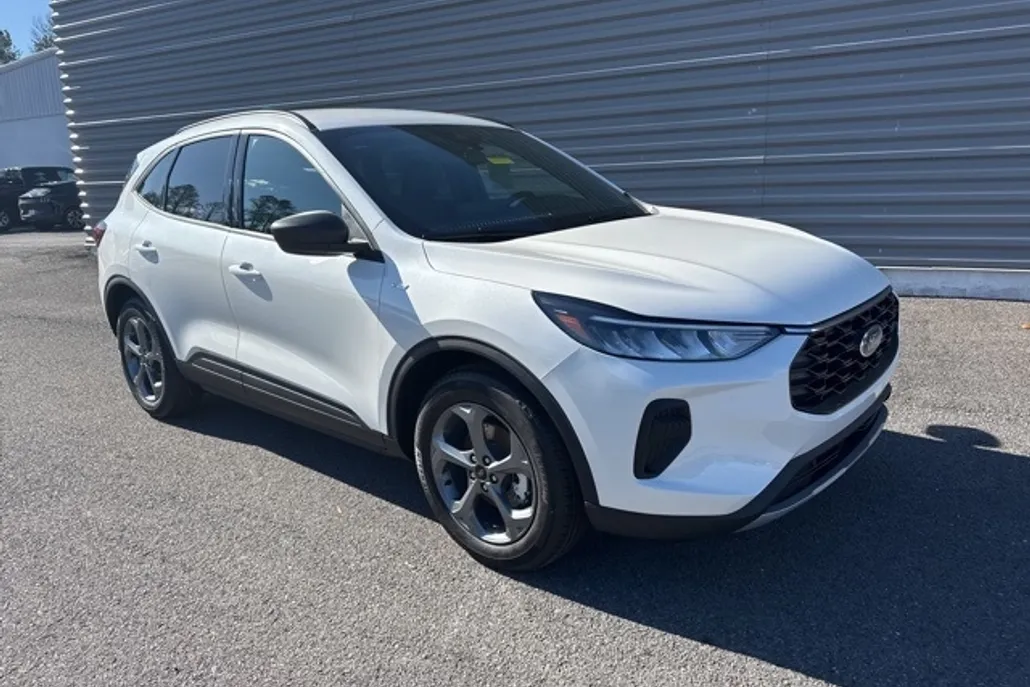 2025 Ford Escape ST-Line photo 1