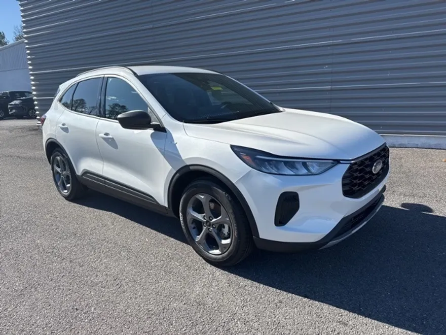 2025 Ford Escape ST-Line photo 1