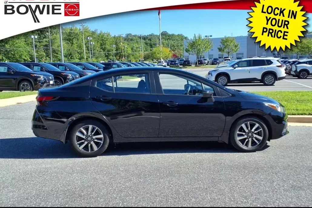 2020 Nissan Versa 1.6 SV photo 1