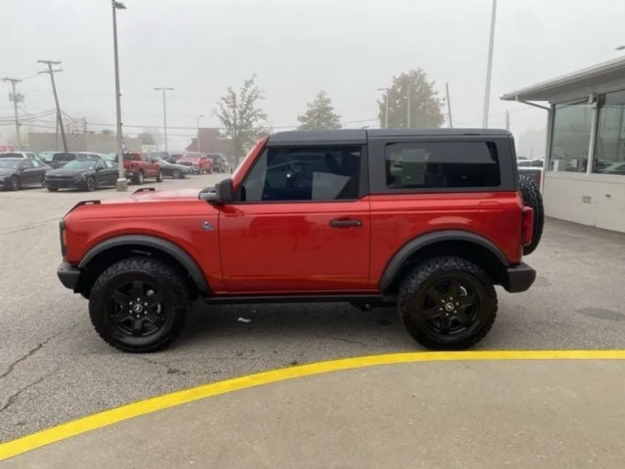 2024 Ford Bronco Black Diamond photo 1