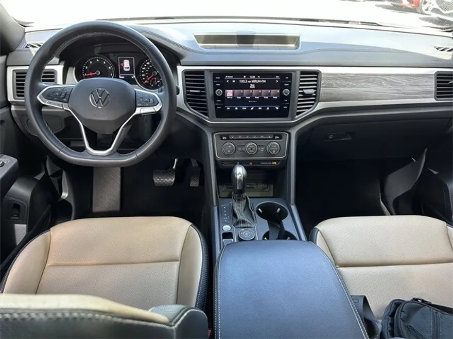 2021 Volkswagen Atlas Cross Sport V6 SE Technology photo 1