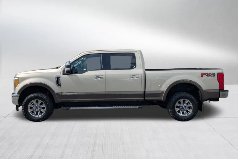 2017 Ford F-250 Lariat photo 1