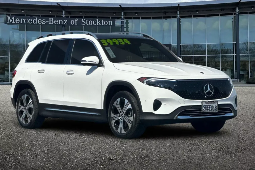 2024 Mercedes Benz EQB 300 4MATIC photo 1