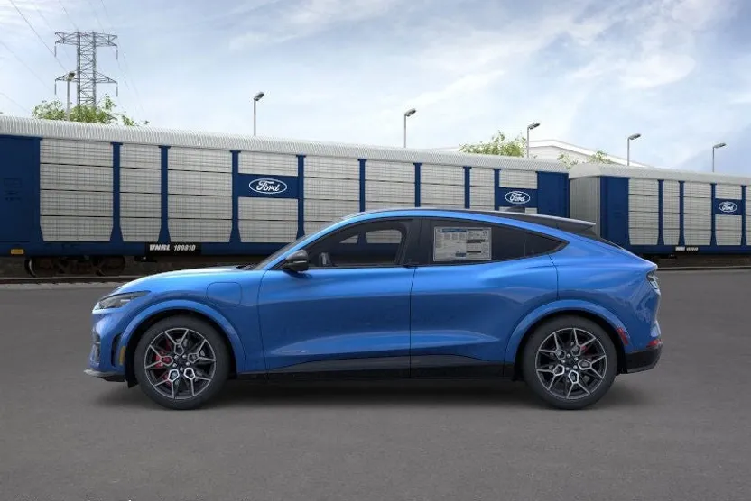 2025 Ford Mustang Mach-E GT photo 1