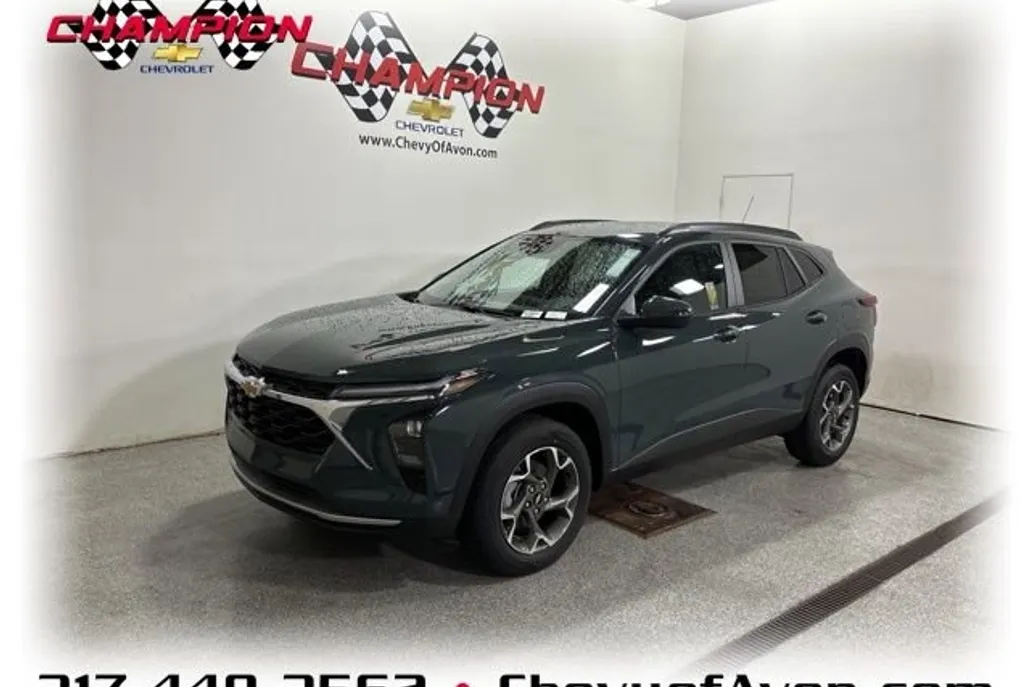 2025 Chevrolet Trax LT photo 1
