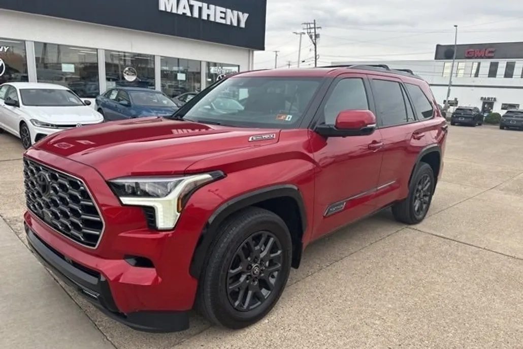 2025 Toyota Sequoia SR5 photo 1