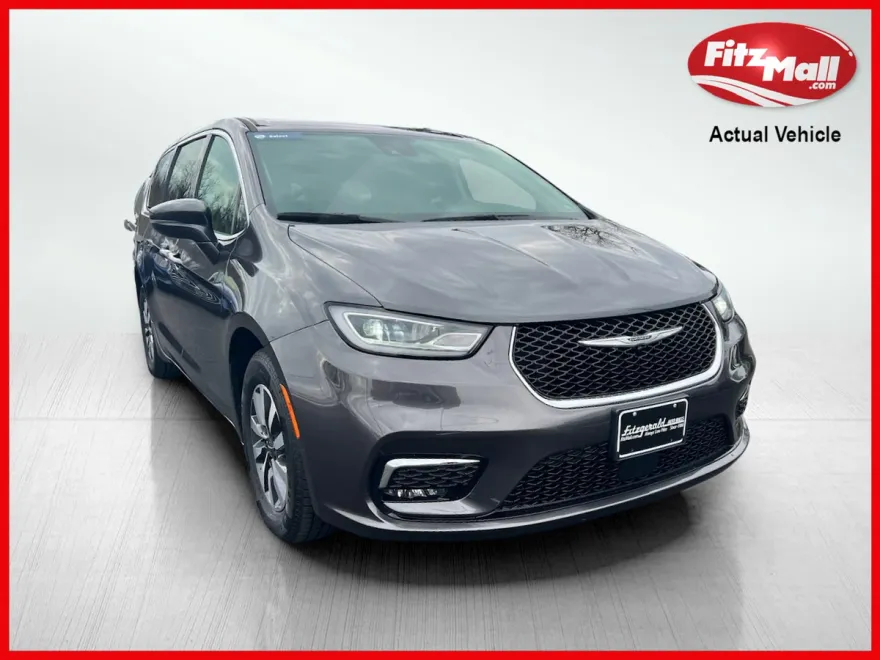 2022 Chrysler Pacifica Hybrid Touring L photo 1