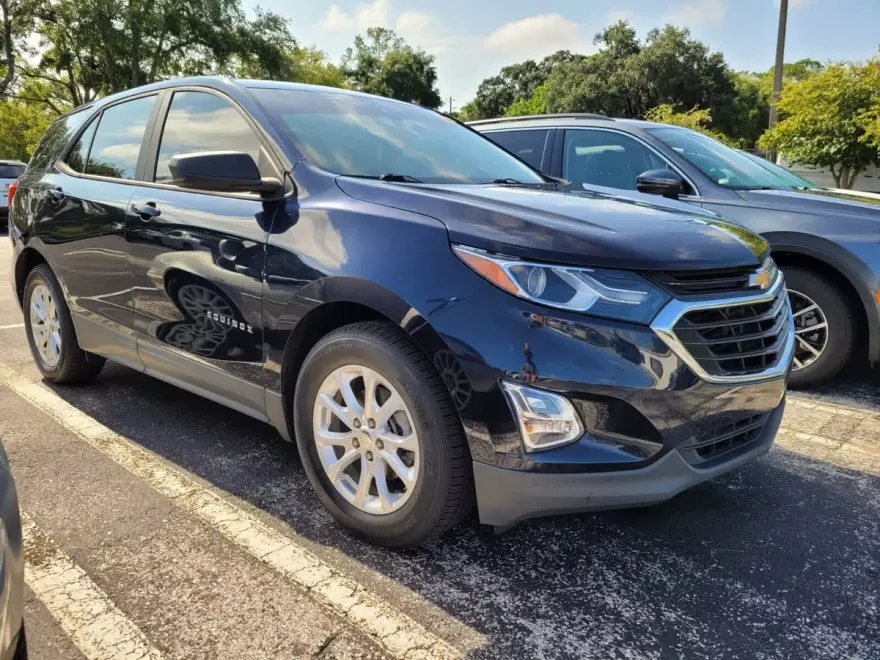 2020 Chevrolet Equinox LS photo 1