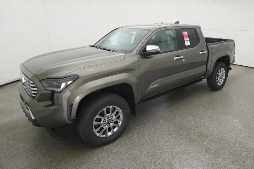 2025 Toyota Tacoma Limited photo 1