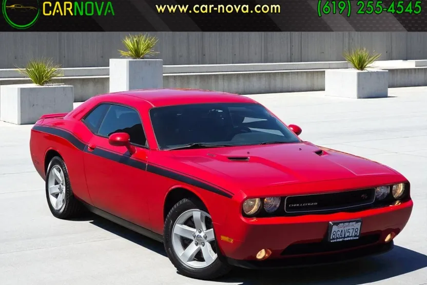2012 Dodge Challenger R/T Plus photo 1